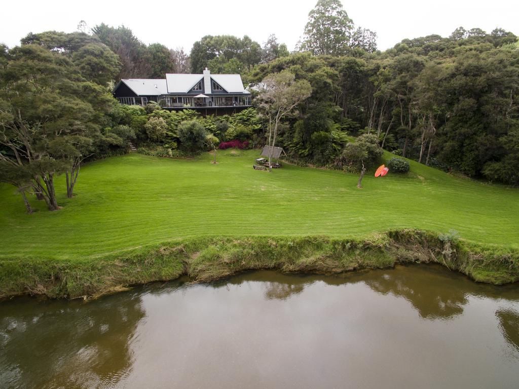 River Retreat Haruru Esterno foto
